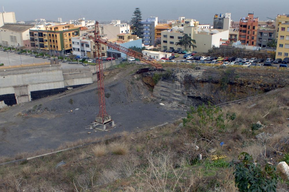 Mejorar los accesos a los aparcamientos de San Agustín y poner en uso la Zona&nbsp;7